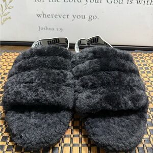 UGG Black Plush Slippers women SZ 7.5 - Box 14